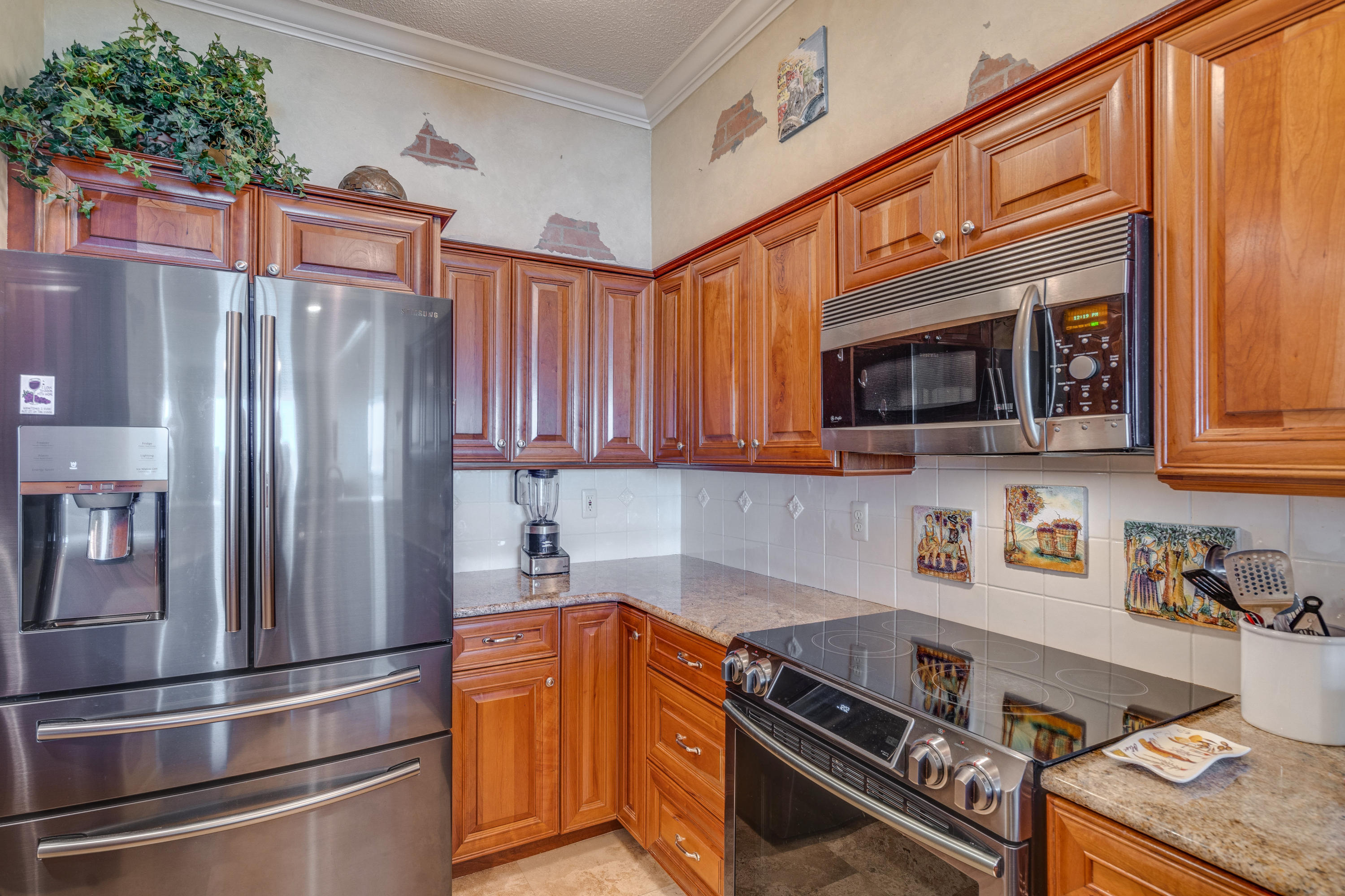 INN AT CRYSTAL BEACH (SUMMERCHASE CONDO) - Residential