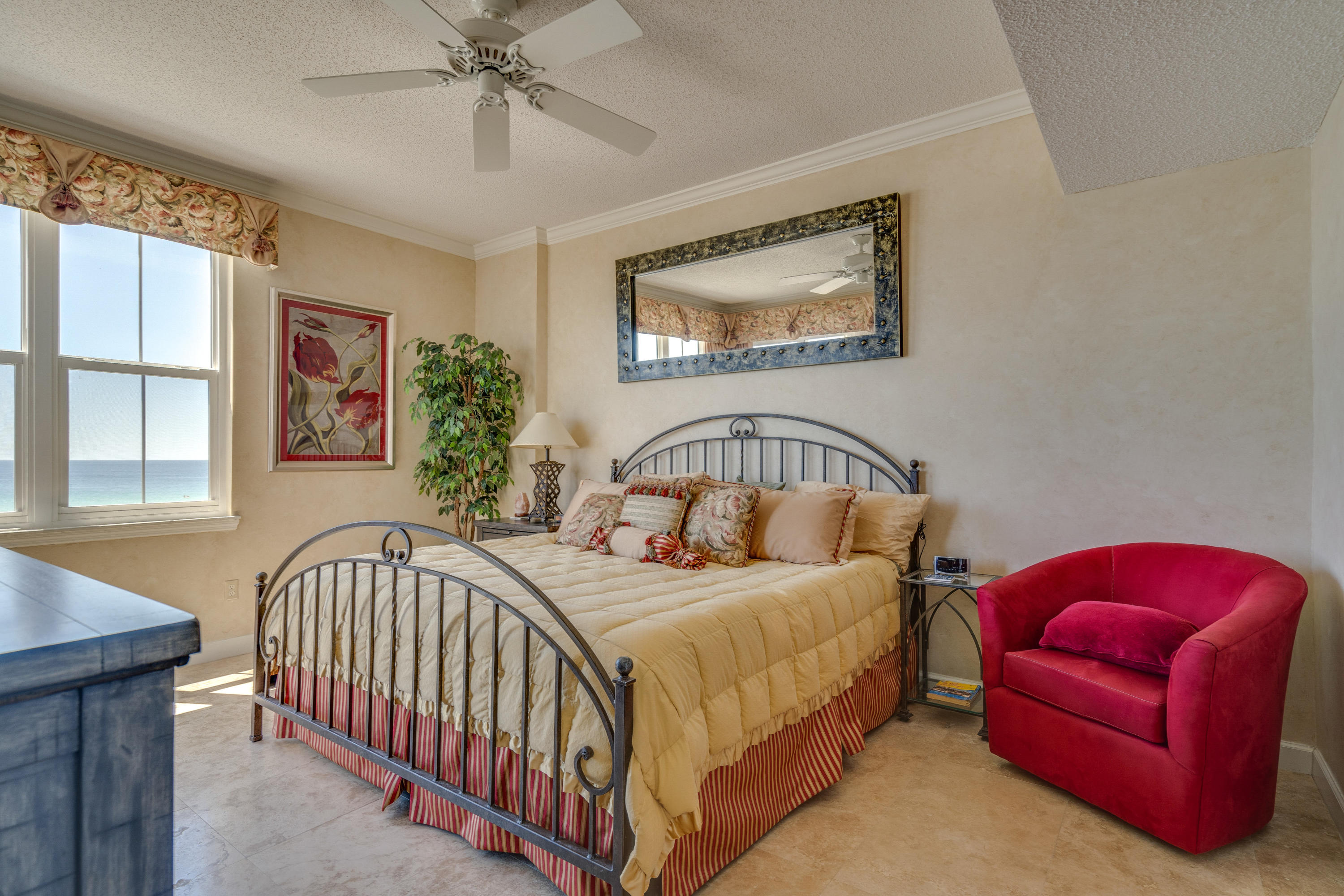 INN AT CRYSTAL BEACH (SUMMERCHASE CONDO) - Residential