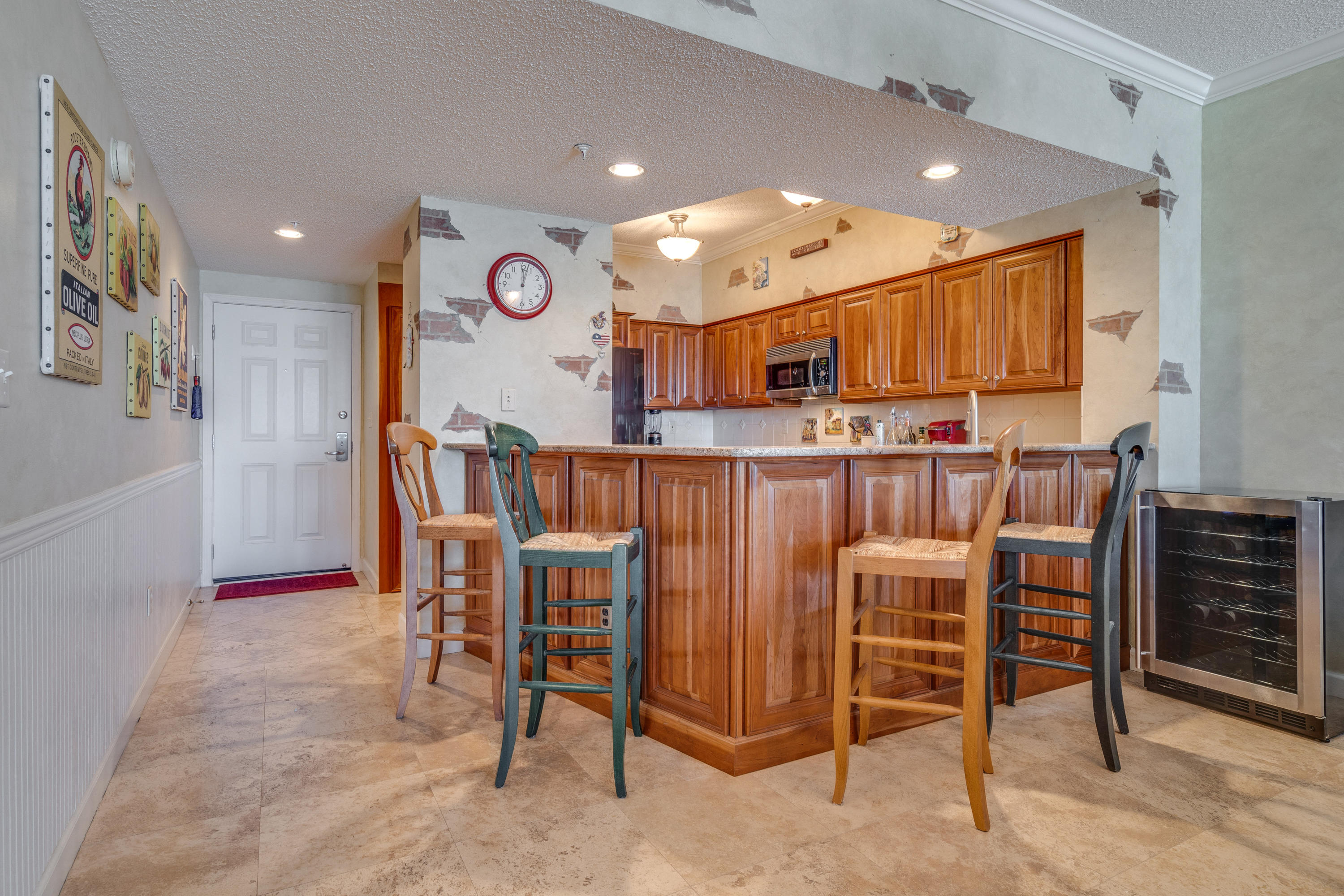 INN AT CRYSTAL BEACH (SUMMERCHASE CONDO) - Residential