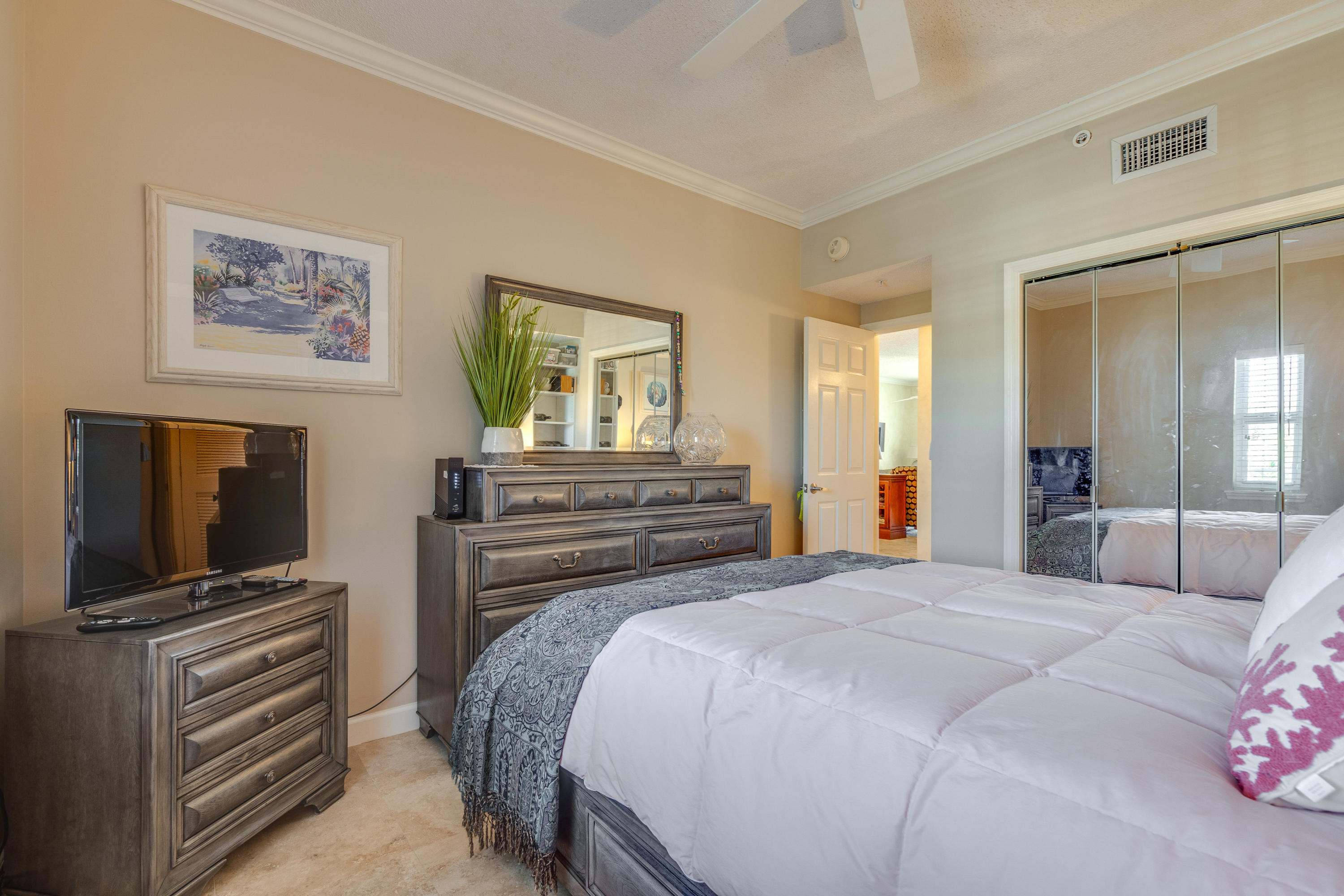 INN AT CRYSTAL BEACH (SUMMERCHASE CONDO) - Residential