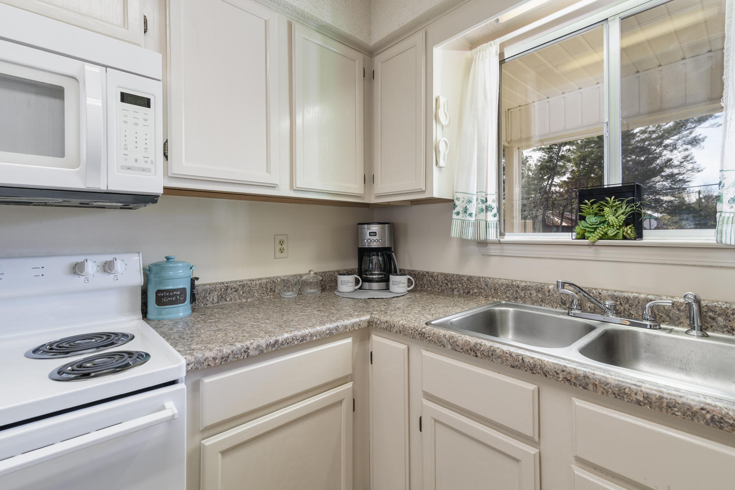 AZALEA GARDENS 1 - Residential