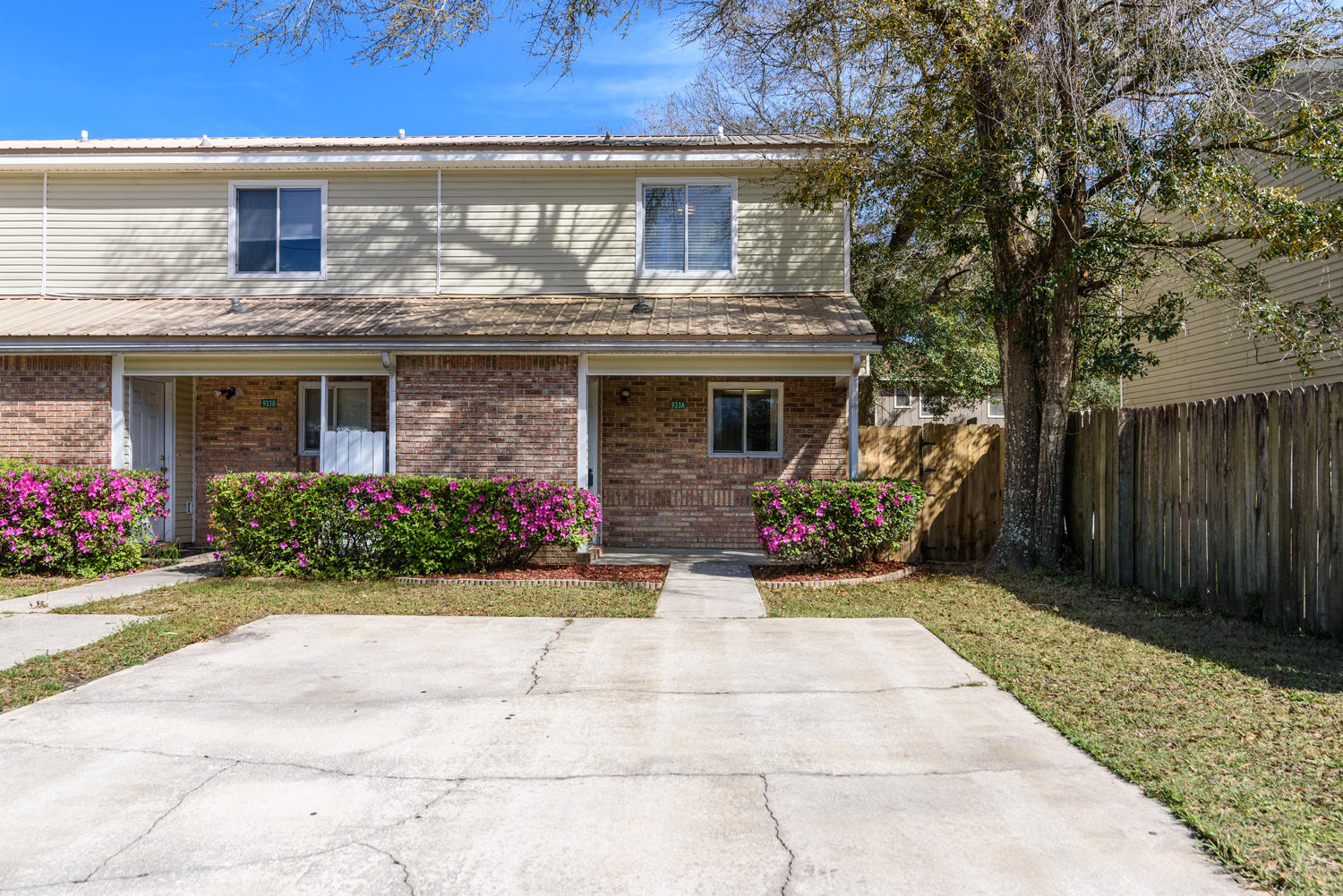 AZALEA GARDENS 1 - Residential