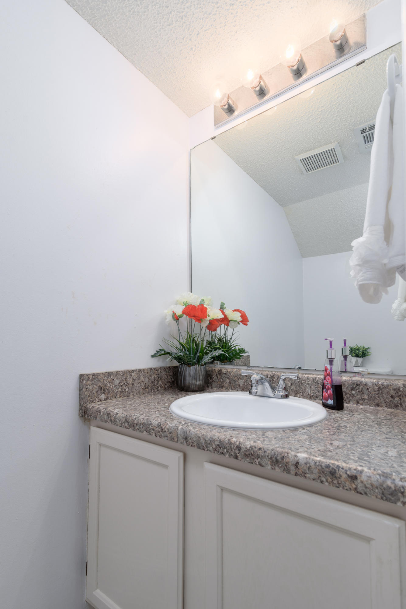 AZALEA GARDENS 1 - Residential