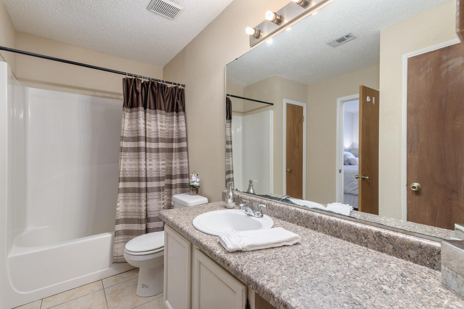 AZALEA GARDENS 1 - Residential