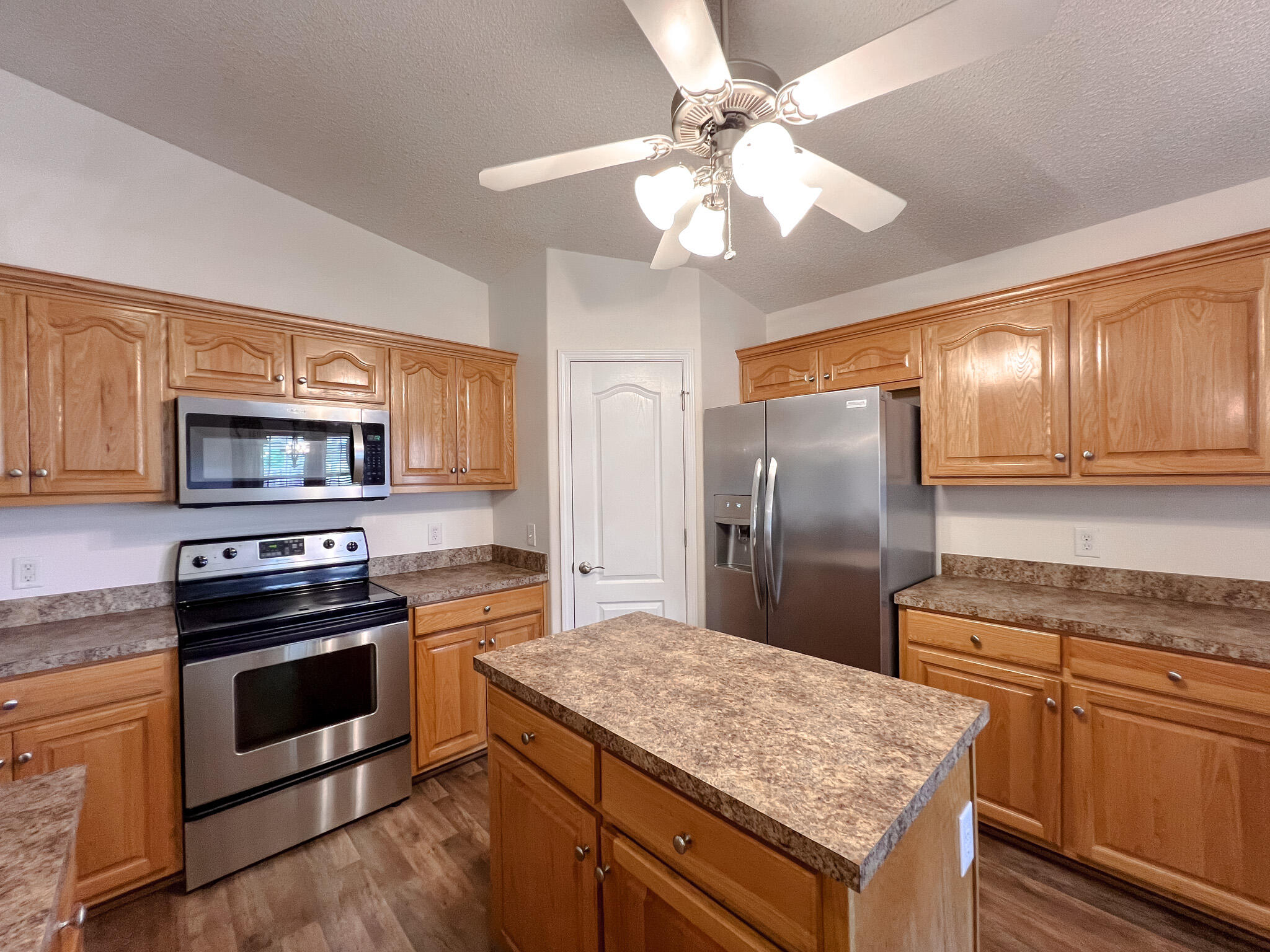 LEE FARMS PH I - Residential