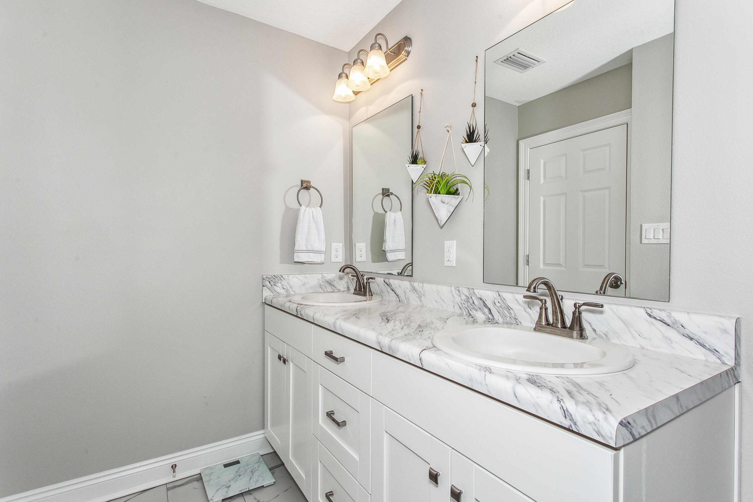 RONANDALE - Residential