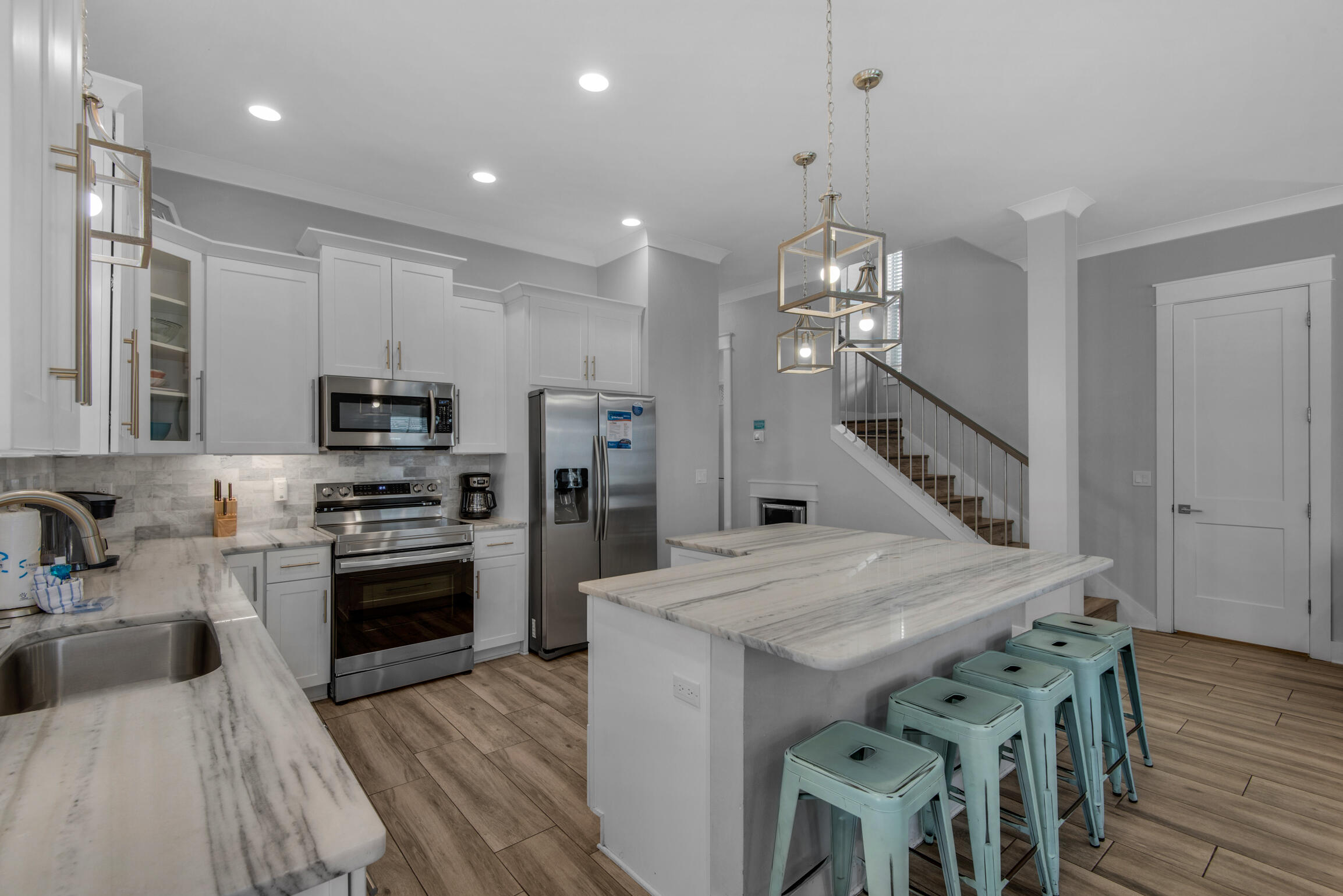 EMERALD WATERS VILLAGE - Residential