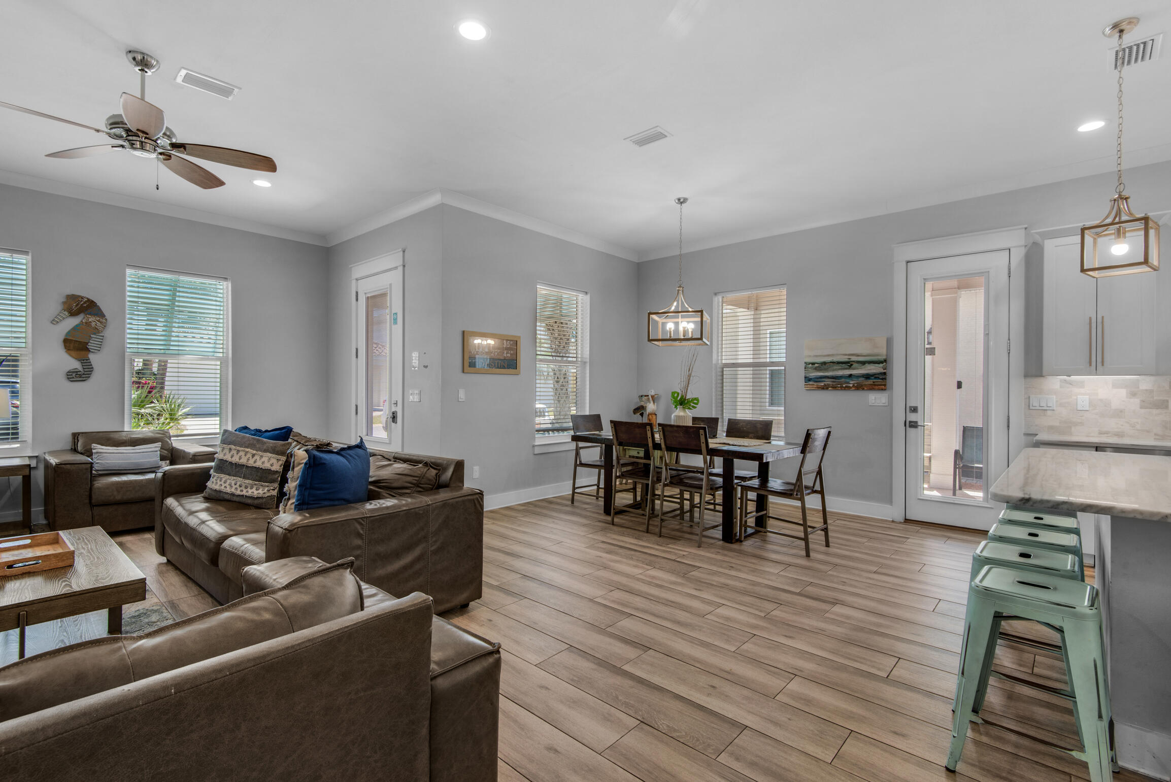 EMERALD WATERS VILLAGE - Residential