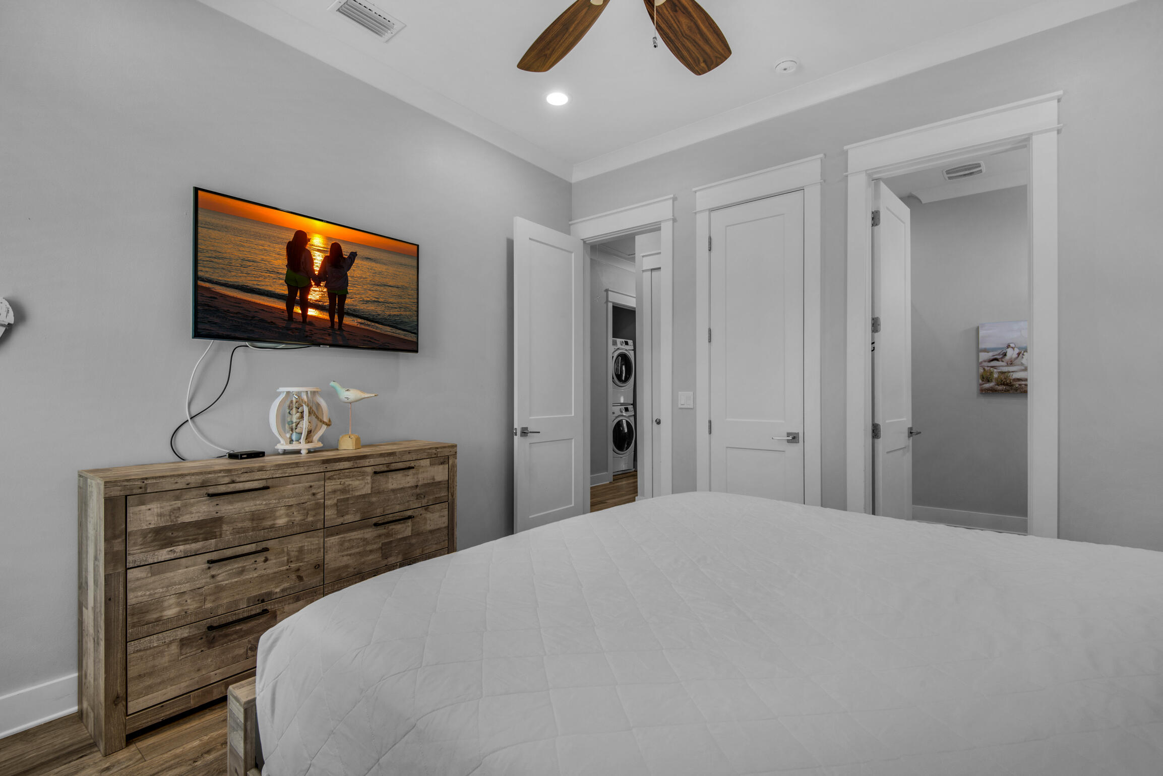 EMERALD WATERS VILLAGE - Residential