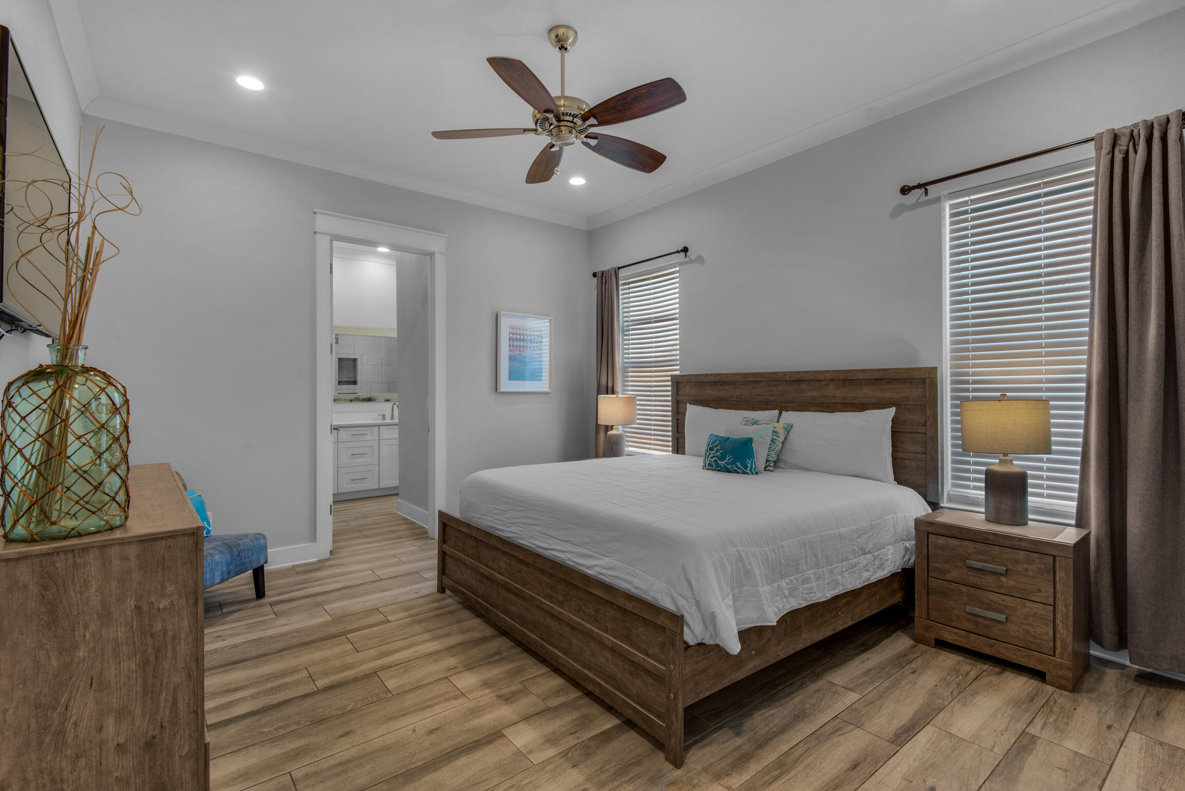 EMERALD WATERS VILLAGE - Residential