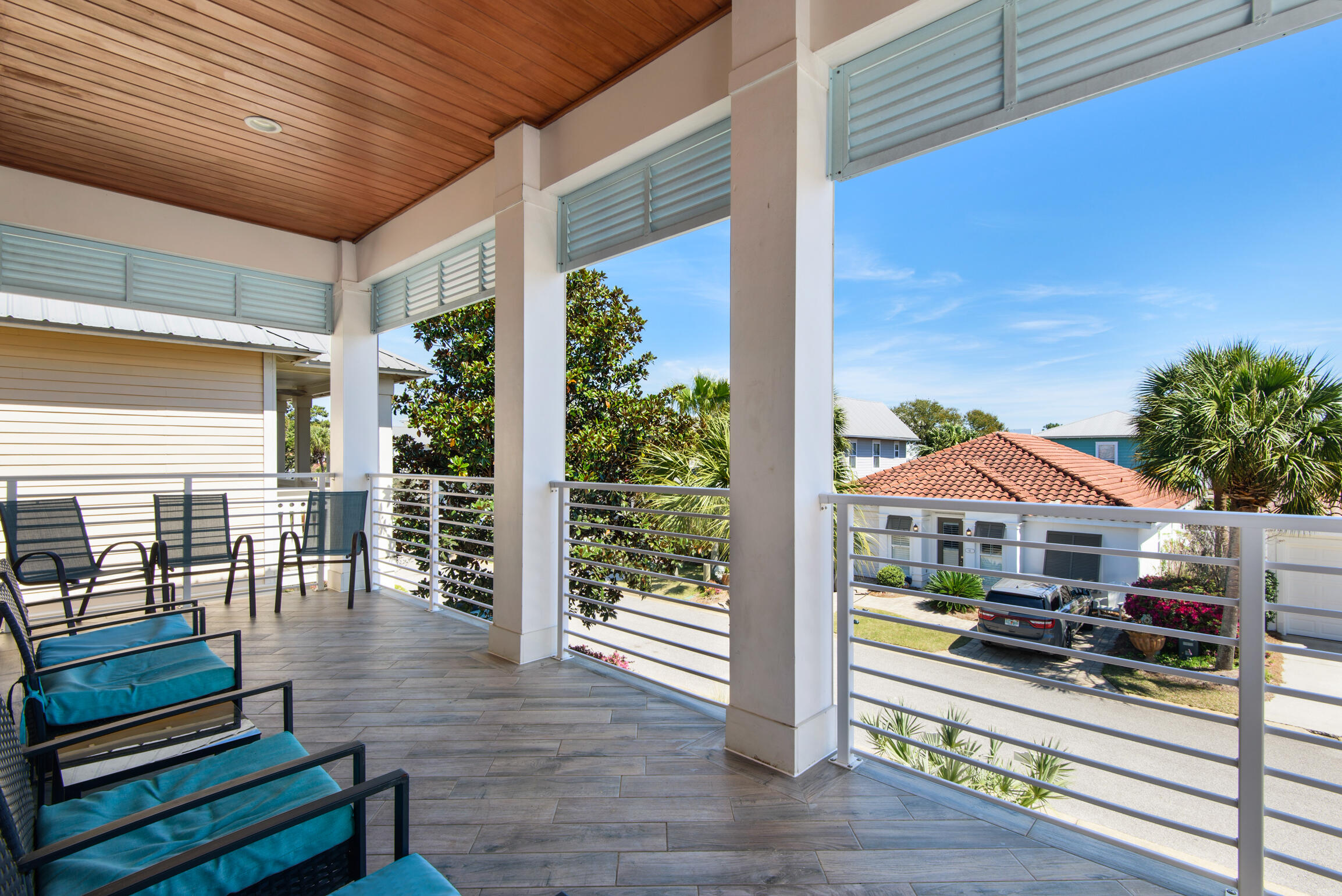 EMERALD WATERS VILLAGE - Residential