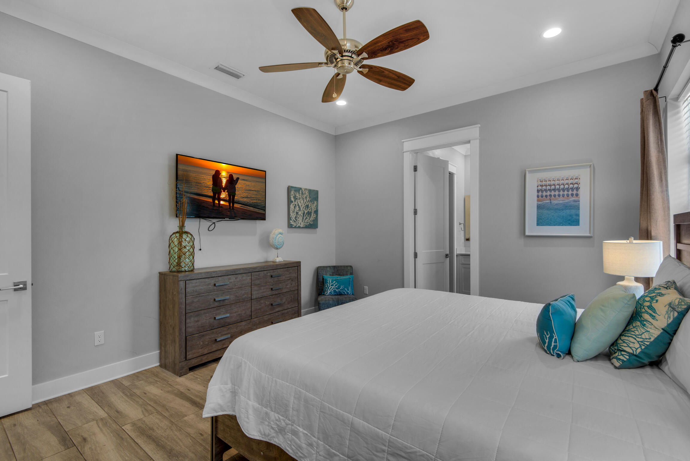 EMERALD WATERS VILLAGE - Residential