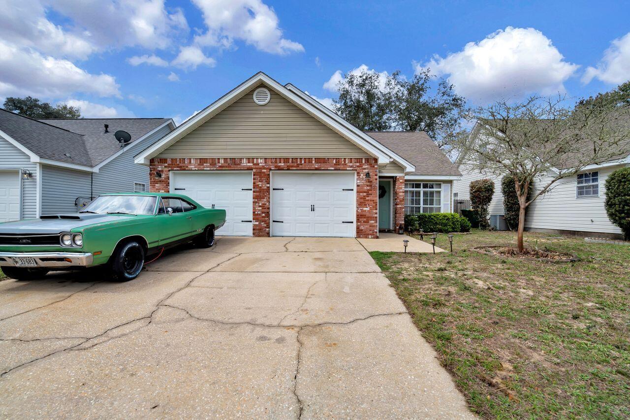 GLENWOOD CRT - Residential