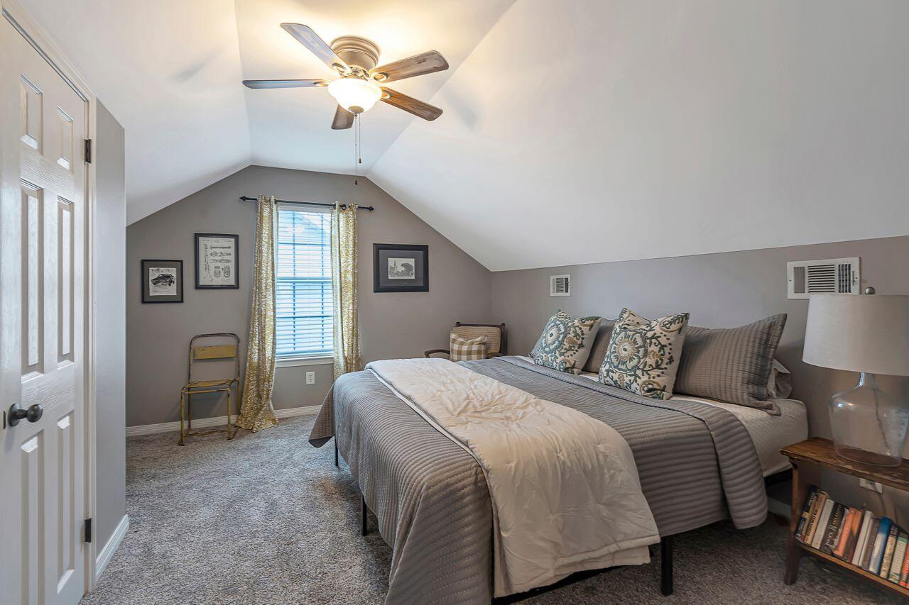 GLENWOOD CRT - Residential