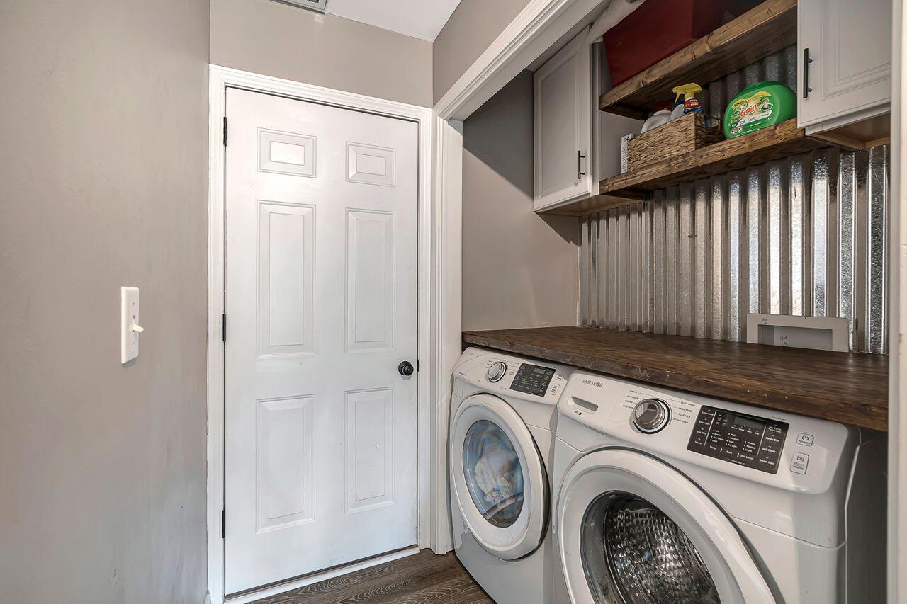 GLENWOOD CRT - Residential