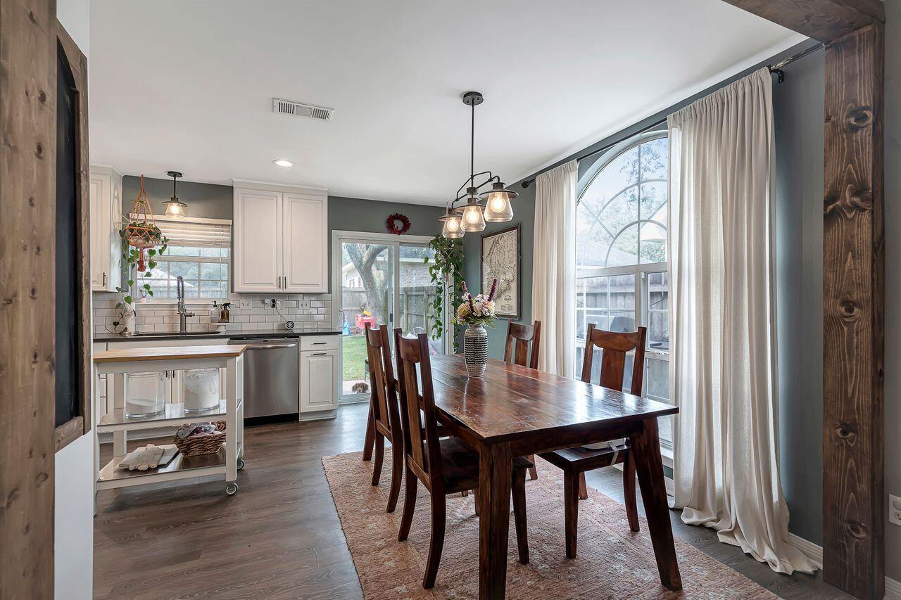 GLENWOOD CRT - Residential