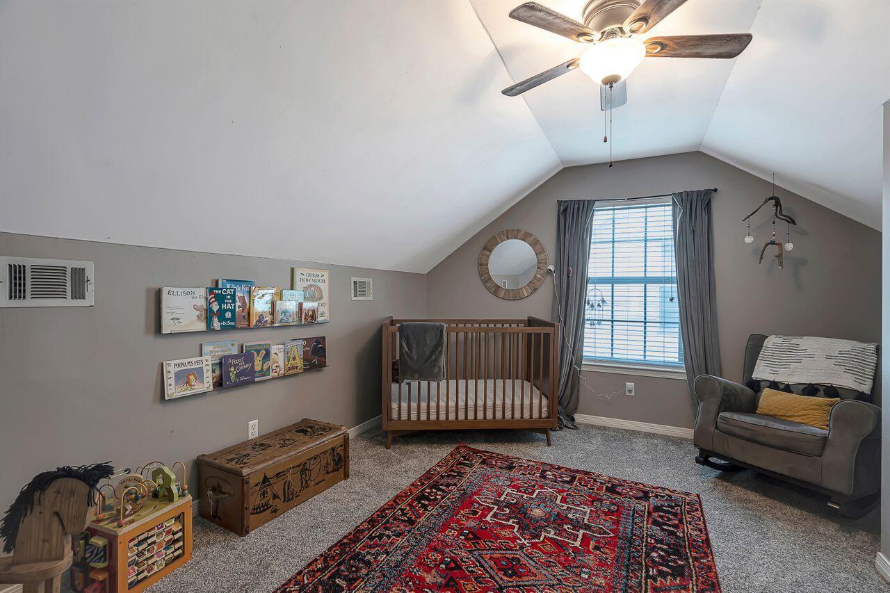 GLENWOOD CRT - Residential