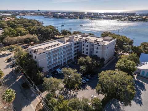 A home in Fort Walton Beach