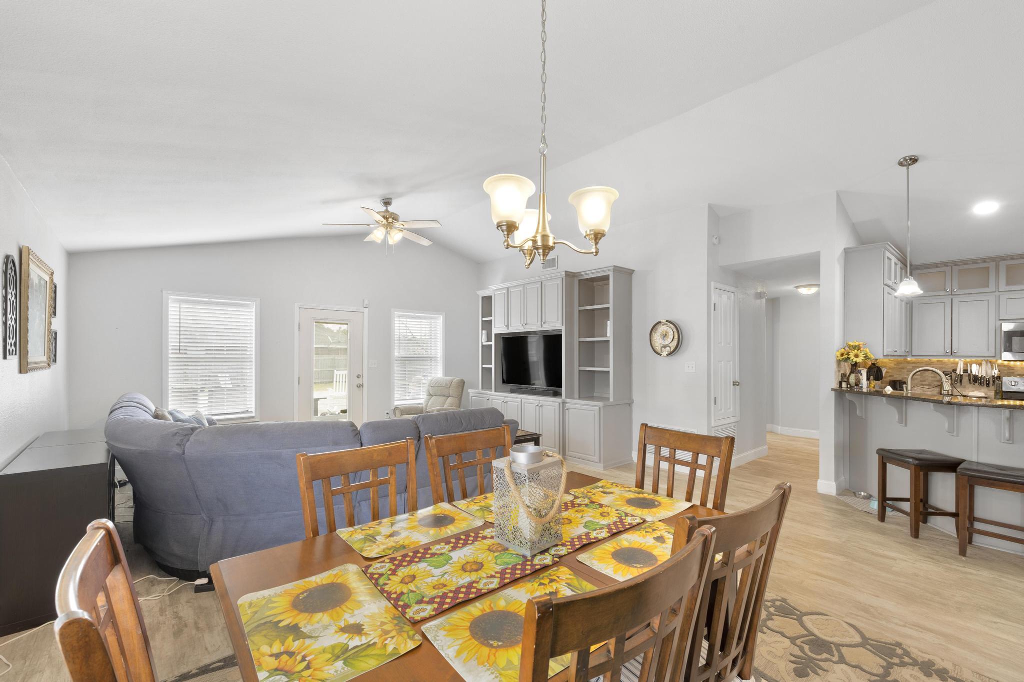 :HAMPTON RIDGE ESTATES - Residential