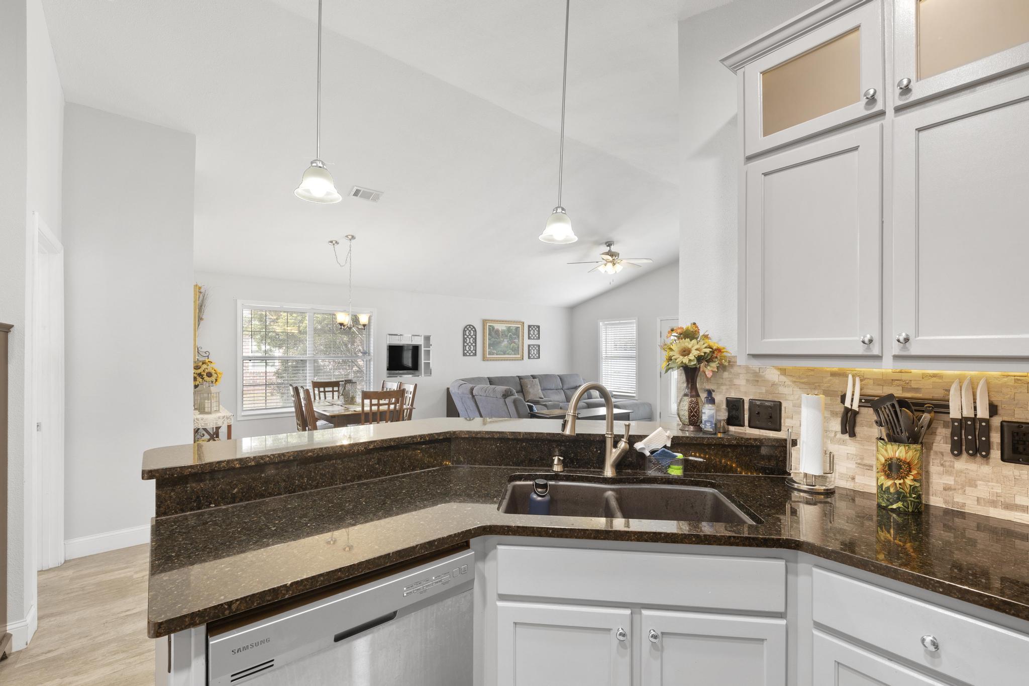 :HAMPTON RIDGE ESTATES - Residential