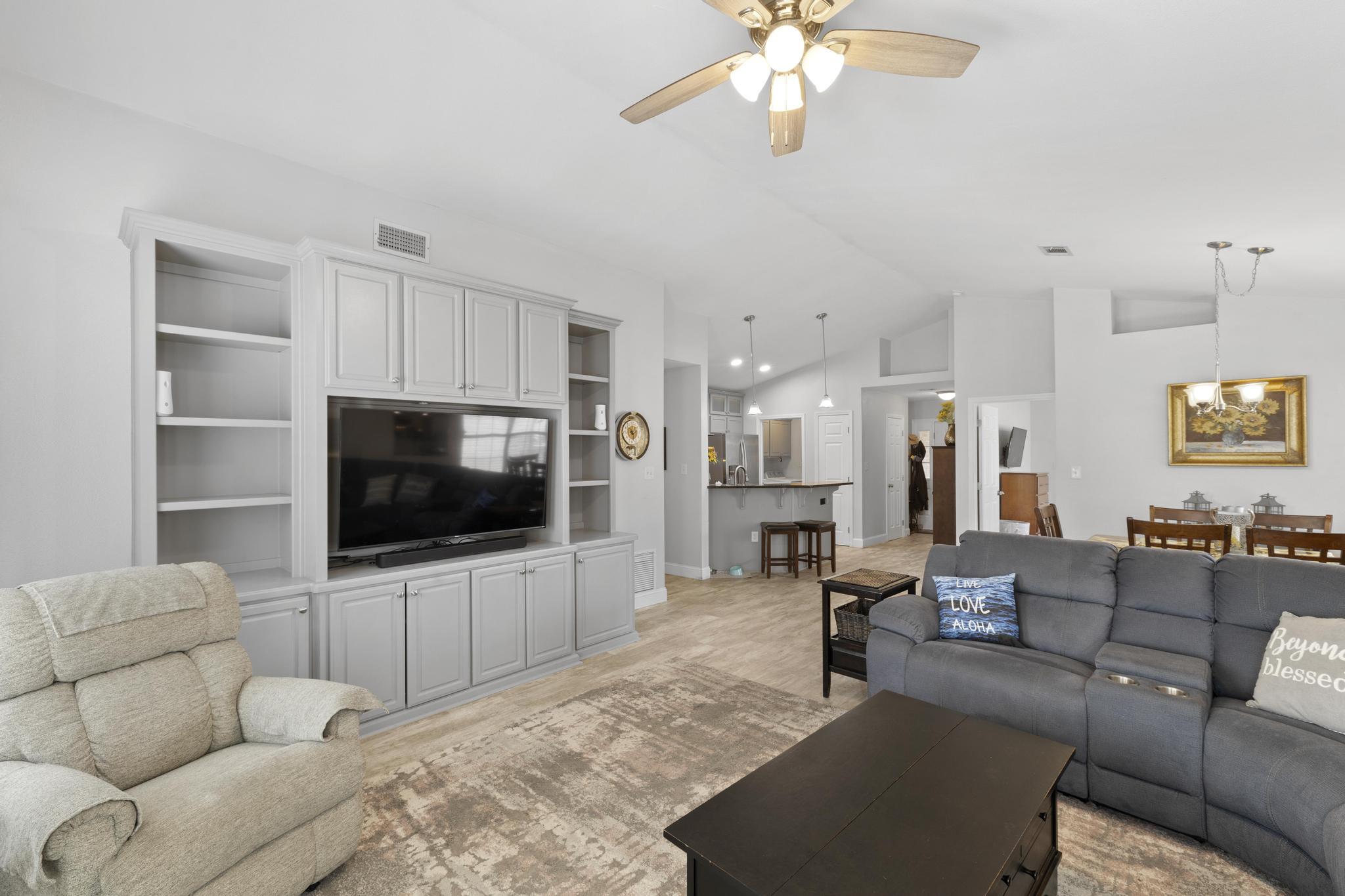 :HAMPTON RIDGE ESTATES - Residential