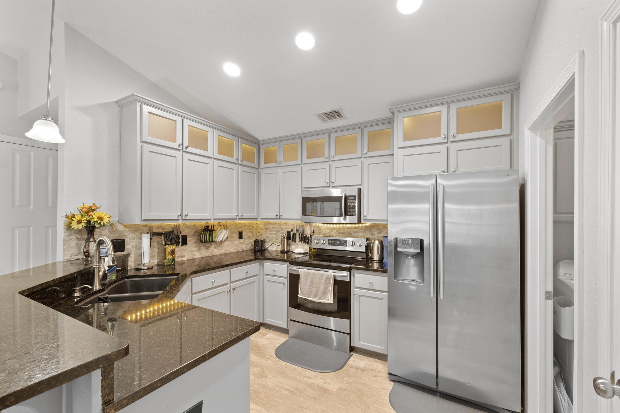 :HAMPTON RIDGE ESTATES - Residential