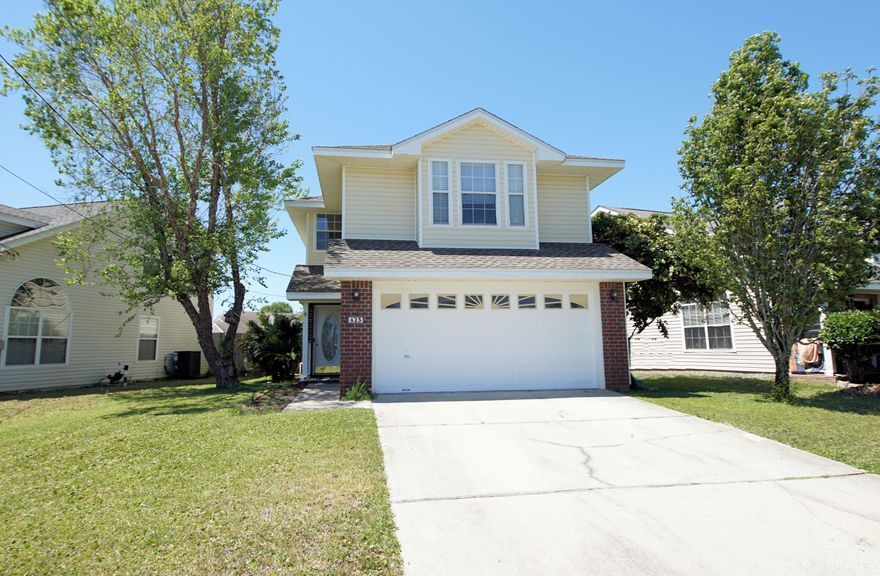 MOVE IN READY!! Minutes from Hurlburt Field! Well Maintained and Move In Ready this Home has a Newer Roof (2018) and Appliances (2018). Tile Throughout the Downstairs Living Area Makes Cleaning a Breeze...While Carpeting Upstairs Keeps it Cozy. Downstairs you have Plenty of Gathering Space for Dining and Entertaining with Access from the Great Room to a Screened in Patio. There is a Half Bath on the First Floor so Guests don't have to go Upstairs. The Bedrooms are all Located Upstairs along with Two Full Bathrooms. This Home is Waiting for YOU! (Buyer to verify all Measurements)