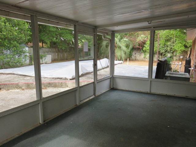 COLONIAL HEIGHTS - Residential