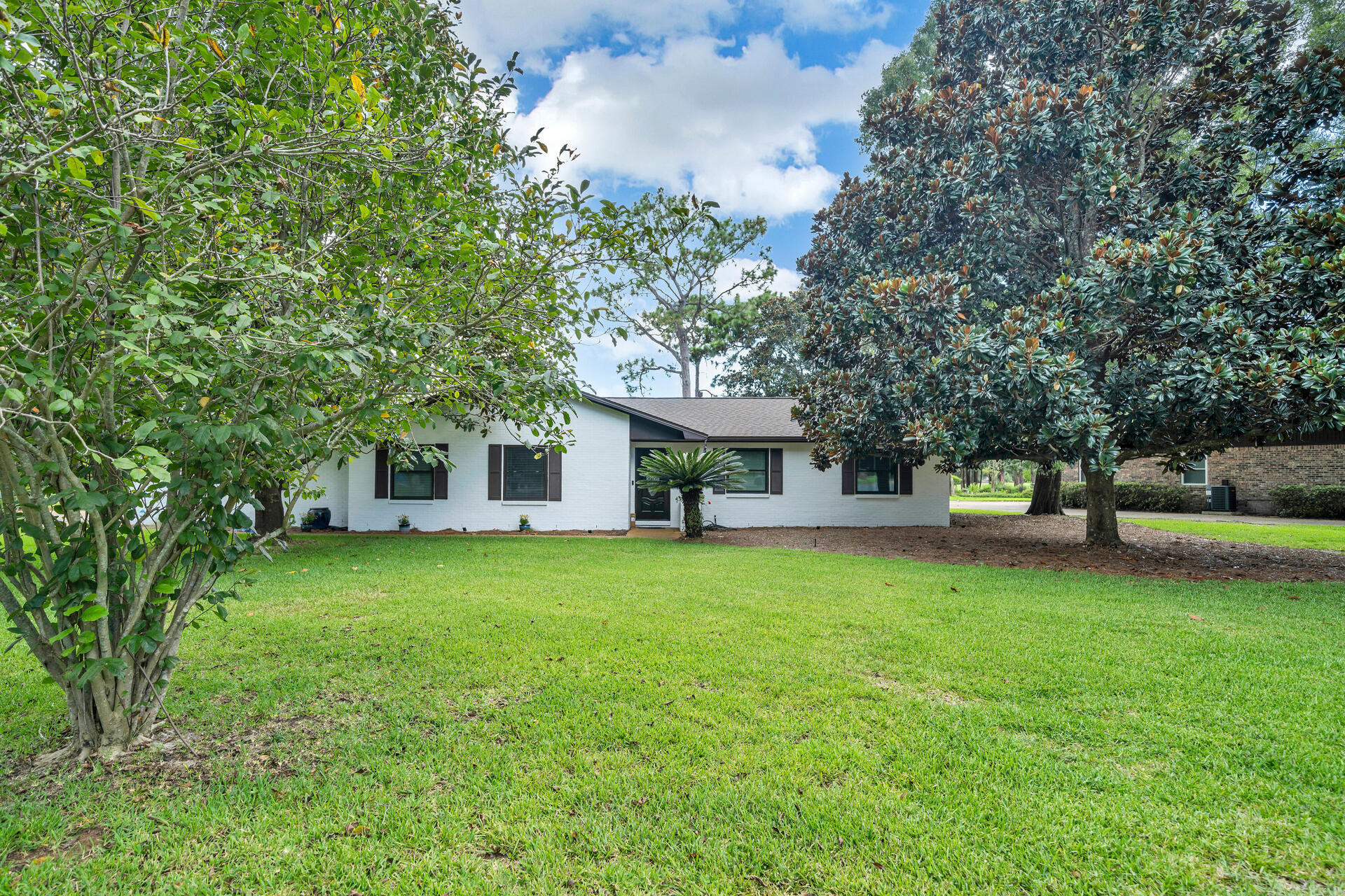 ROCKY BAYOU COUNTRY CLUB ESTATES 1 - Residential