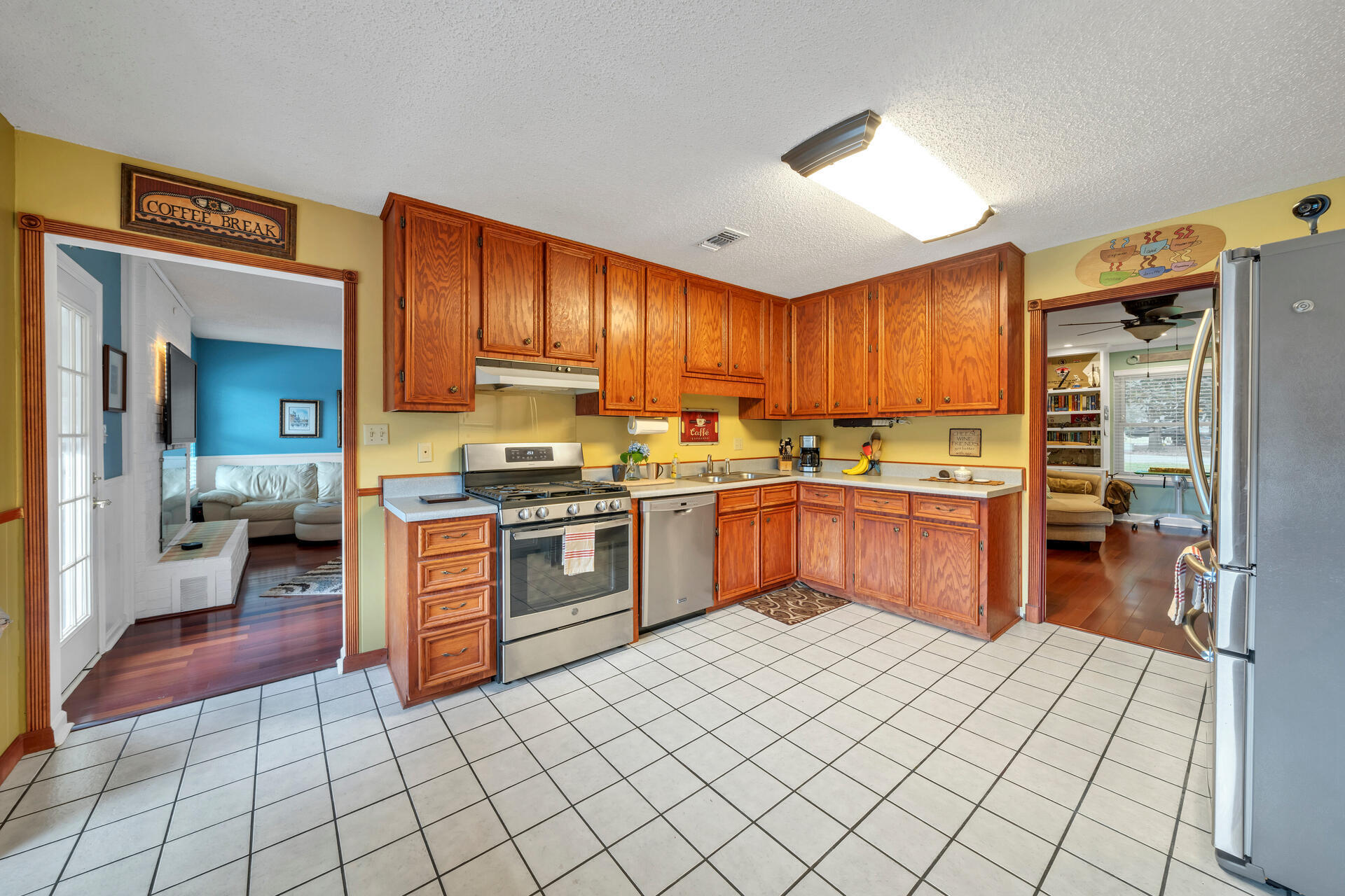 ROCKY BAYOU COUNTRY CLUB ESTATES 1 - Residential