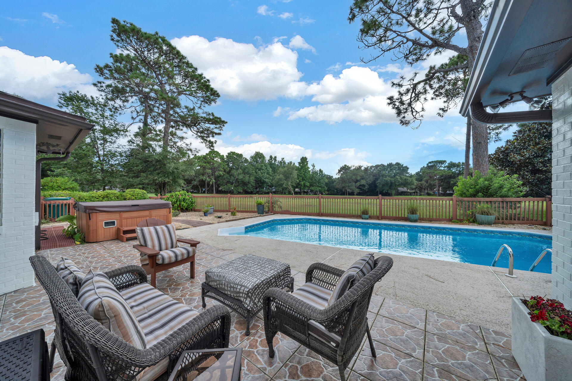 ROCKY BAYOU COUNTRY CLUB ESTATES 1 - Residential