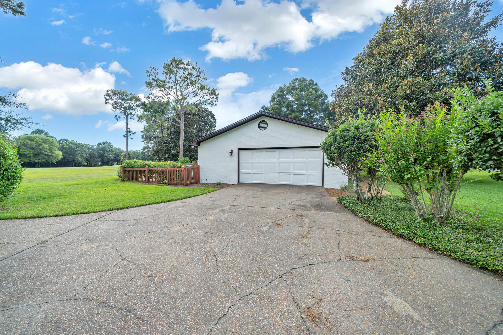 ROCKY BAYOU COUNTRY CLUB ESTATES 1 - Residential