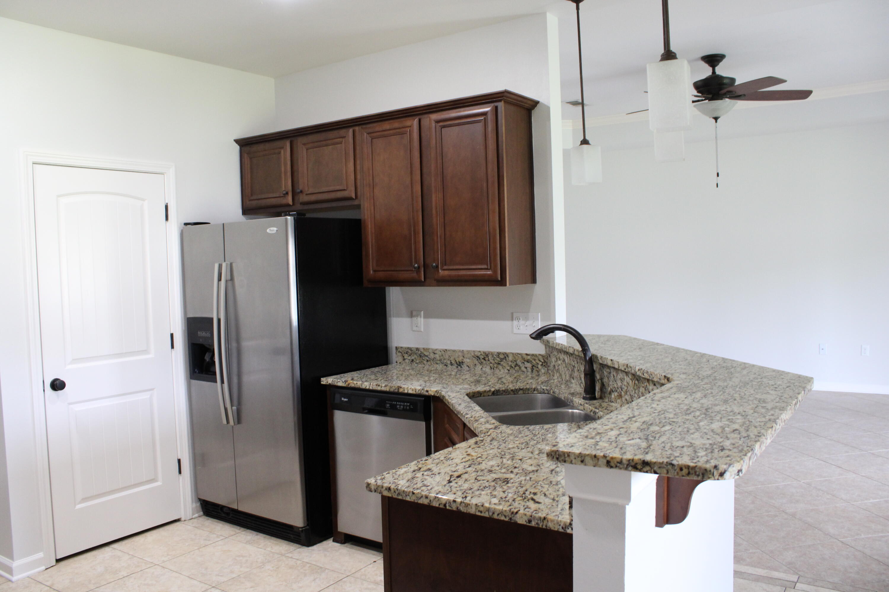 SHADOW PINES - Residential Lease
