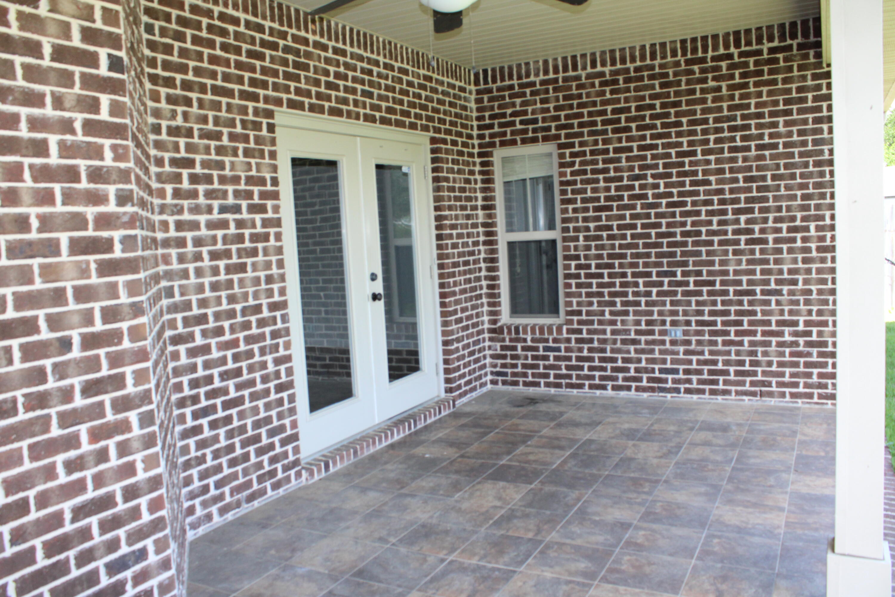 SHADOW PINES - Residential Lease