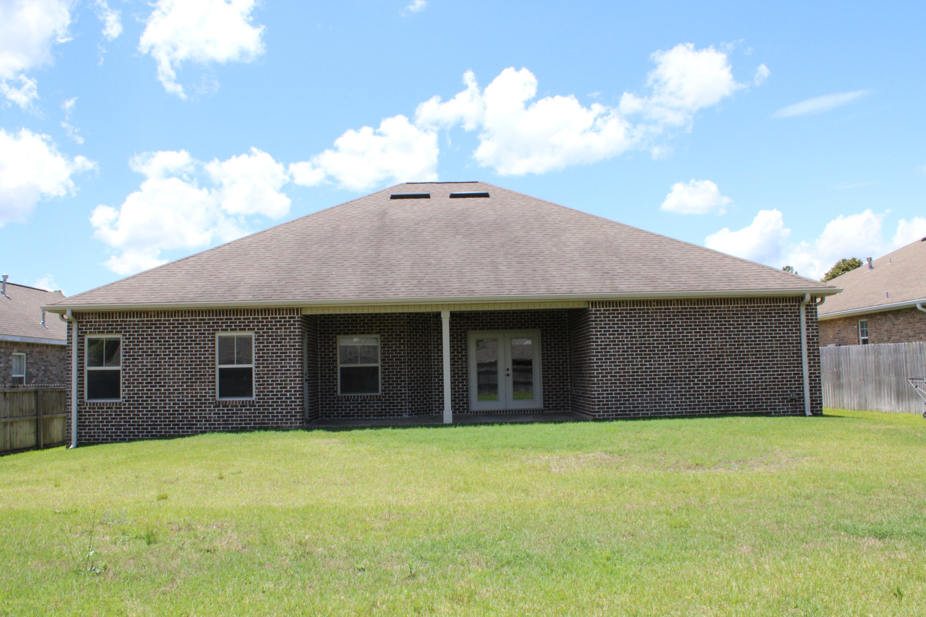 SHADOW PINES - Residential Lease
