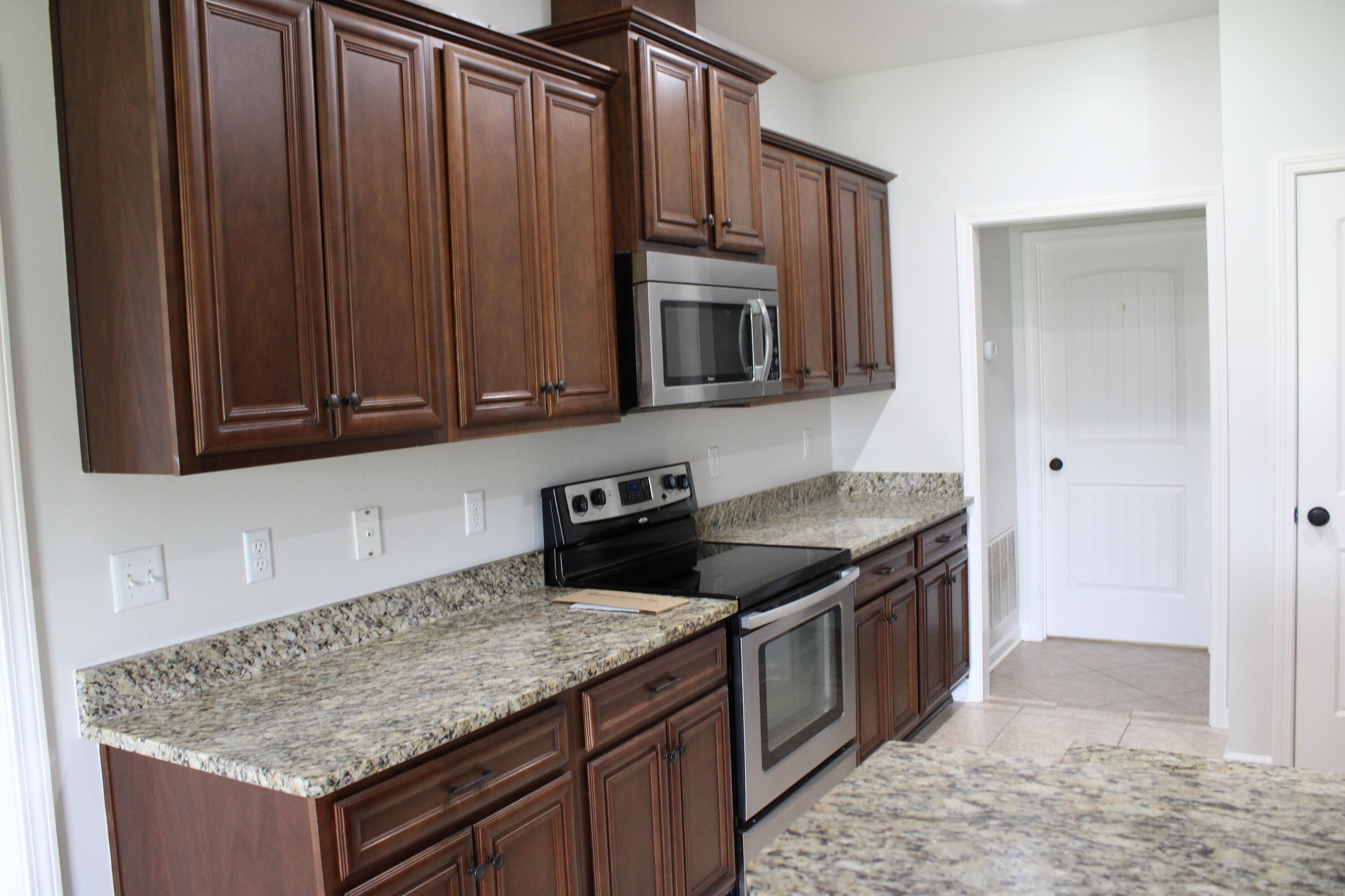 SHADOW PINES - Residential Lease
