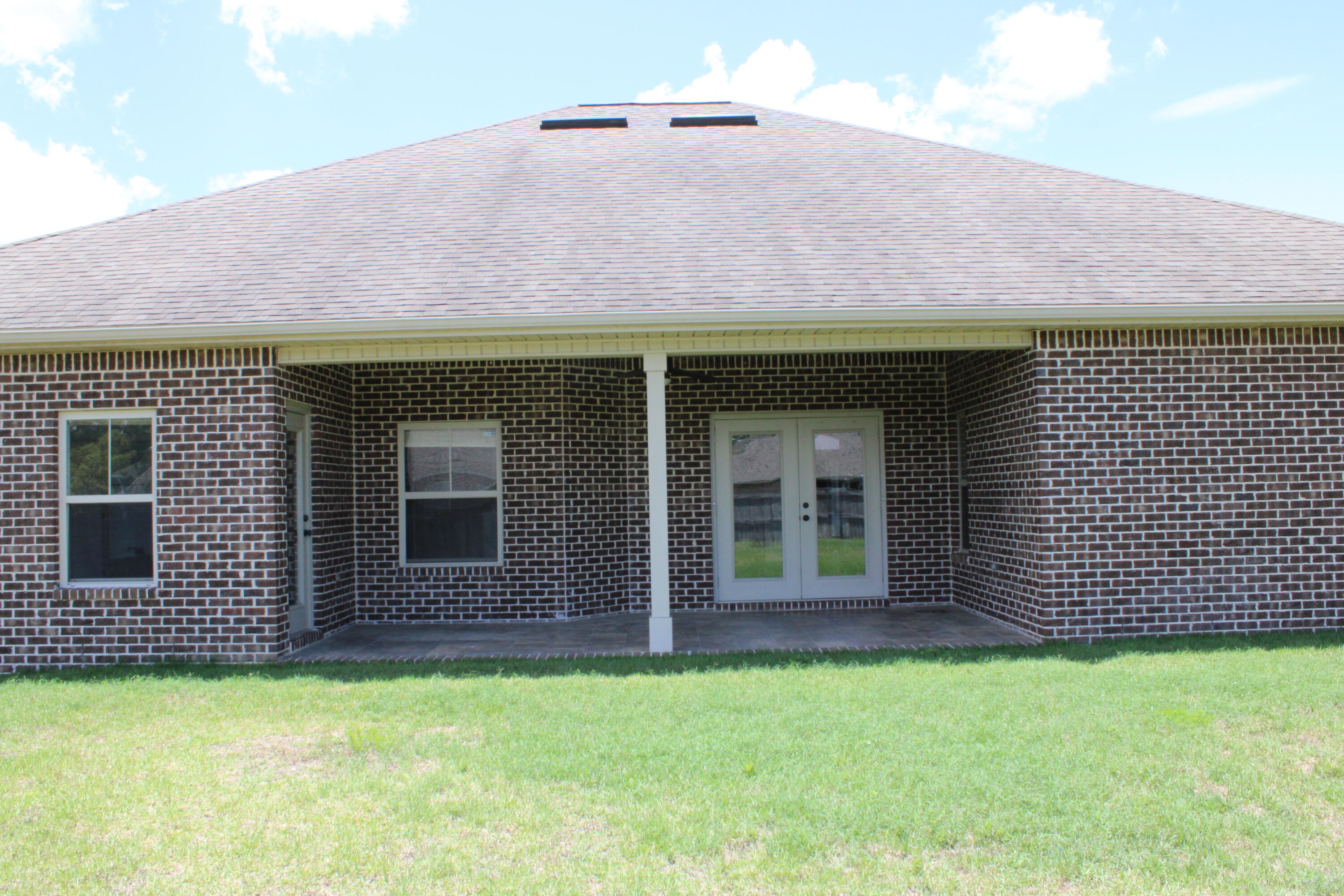 SHADOW PINES - Residential Lease