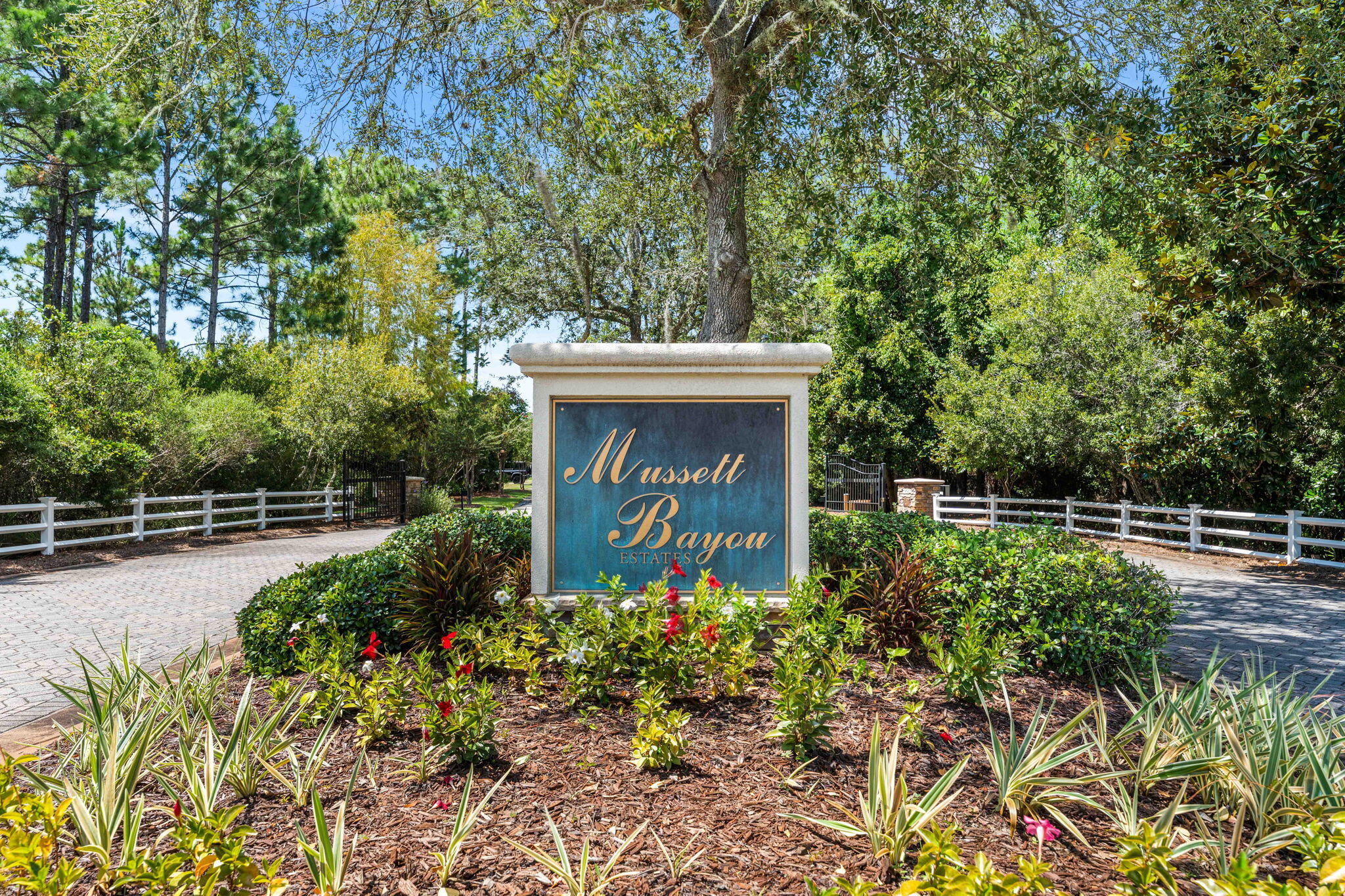 MUSSETT BAYOU ESTATES - Residential