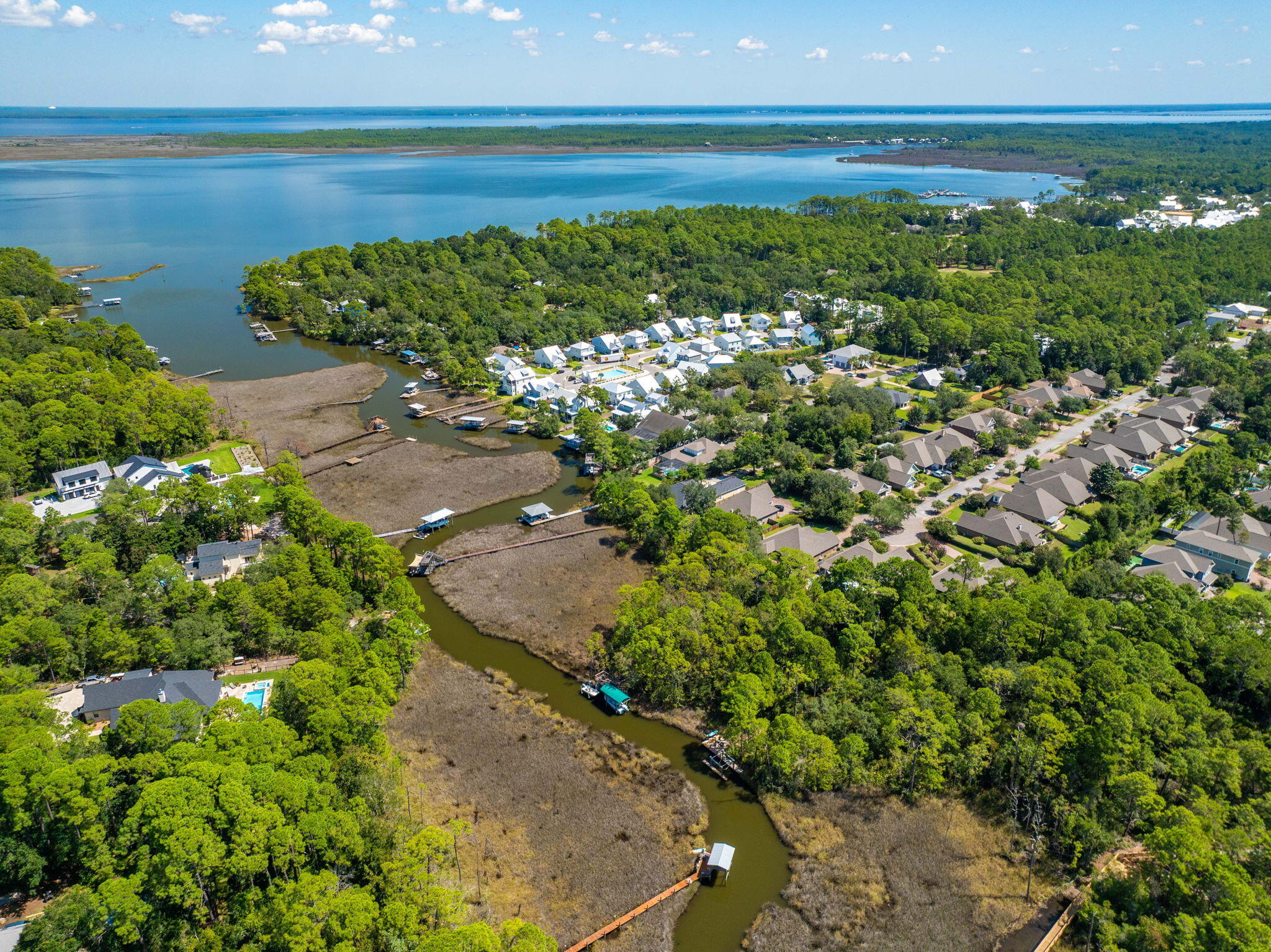 MUSSETT BAYOU ESTATES - Residential
