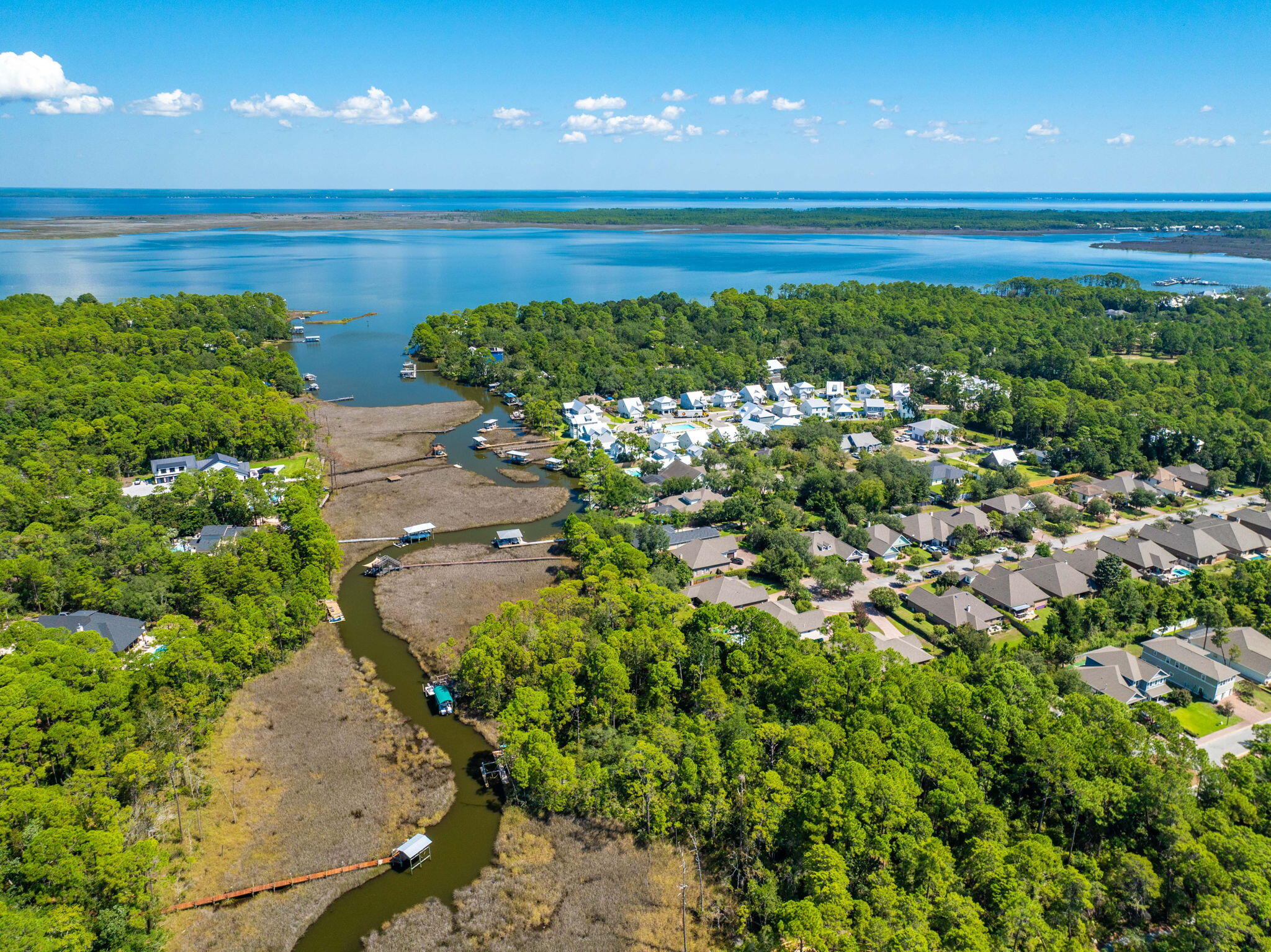 MUSSETT BAYOU ESTATES - Residential