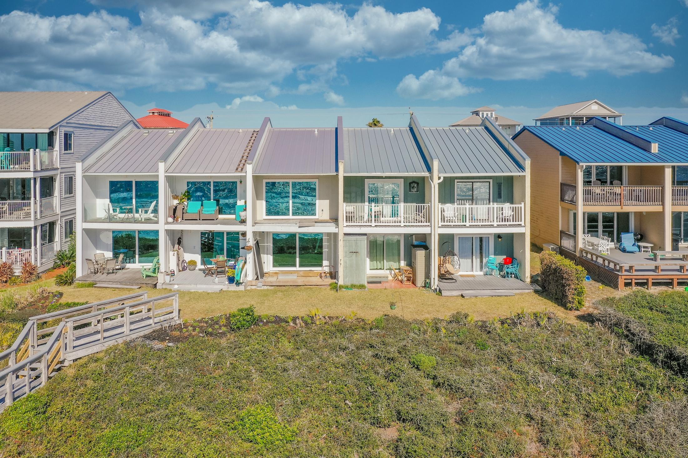 BOOTH BAY T/H - Residential