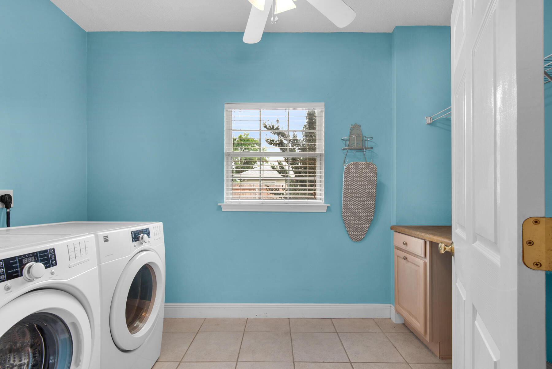 SHALIMAR OAKS - Residential Lease