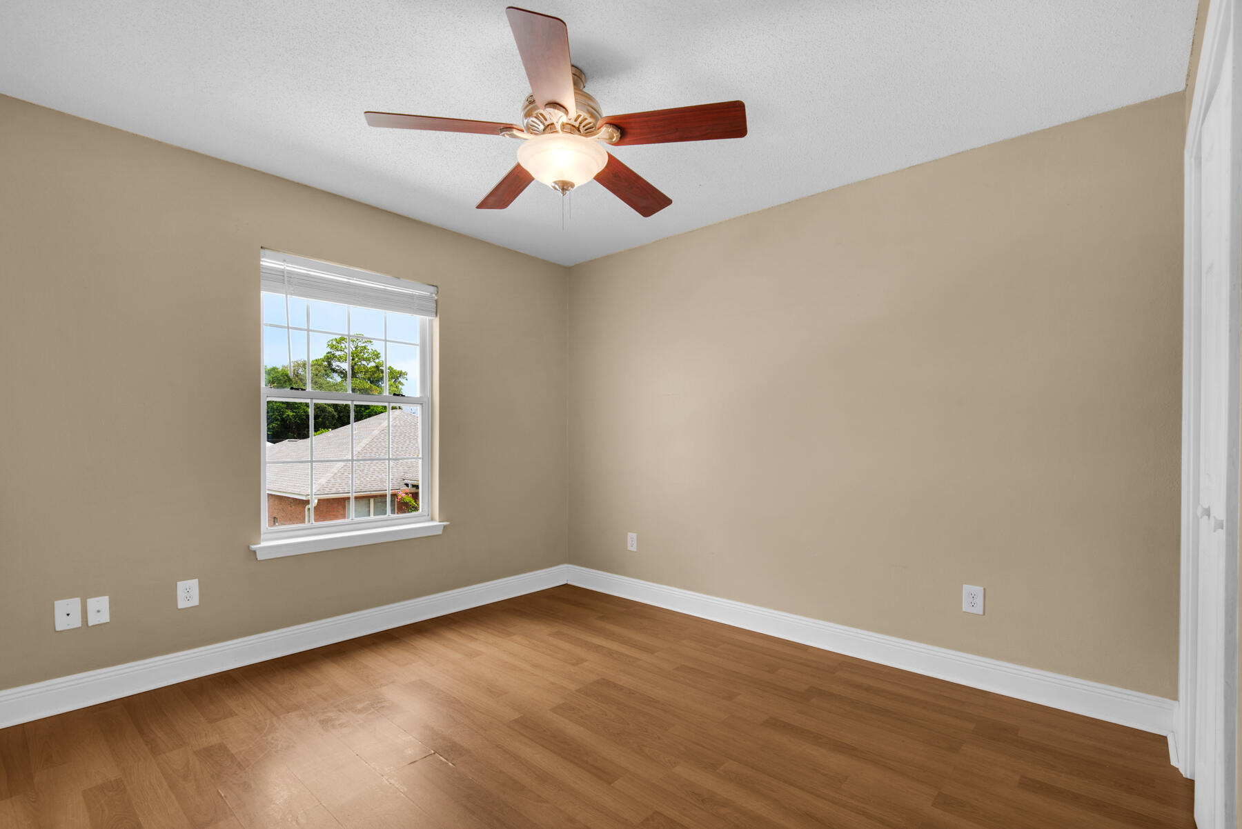 SHALIMAR OAKS - Residential Lease