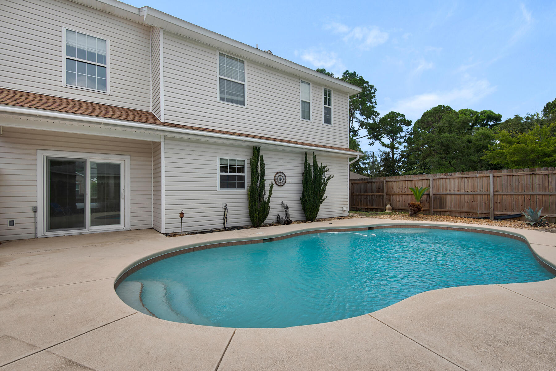 SHALIMAR OAKS - Residential Lease
