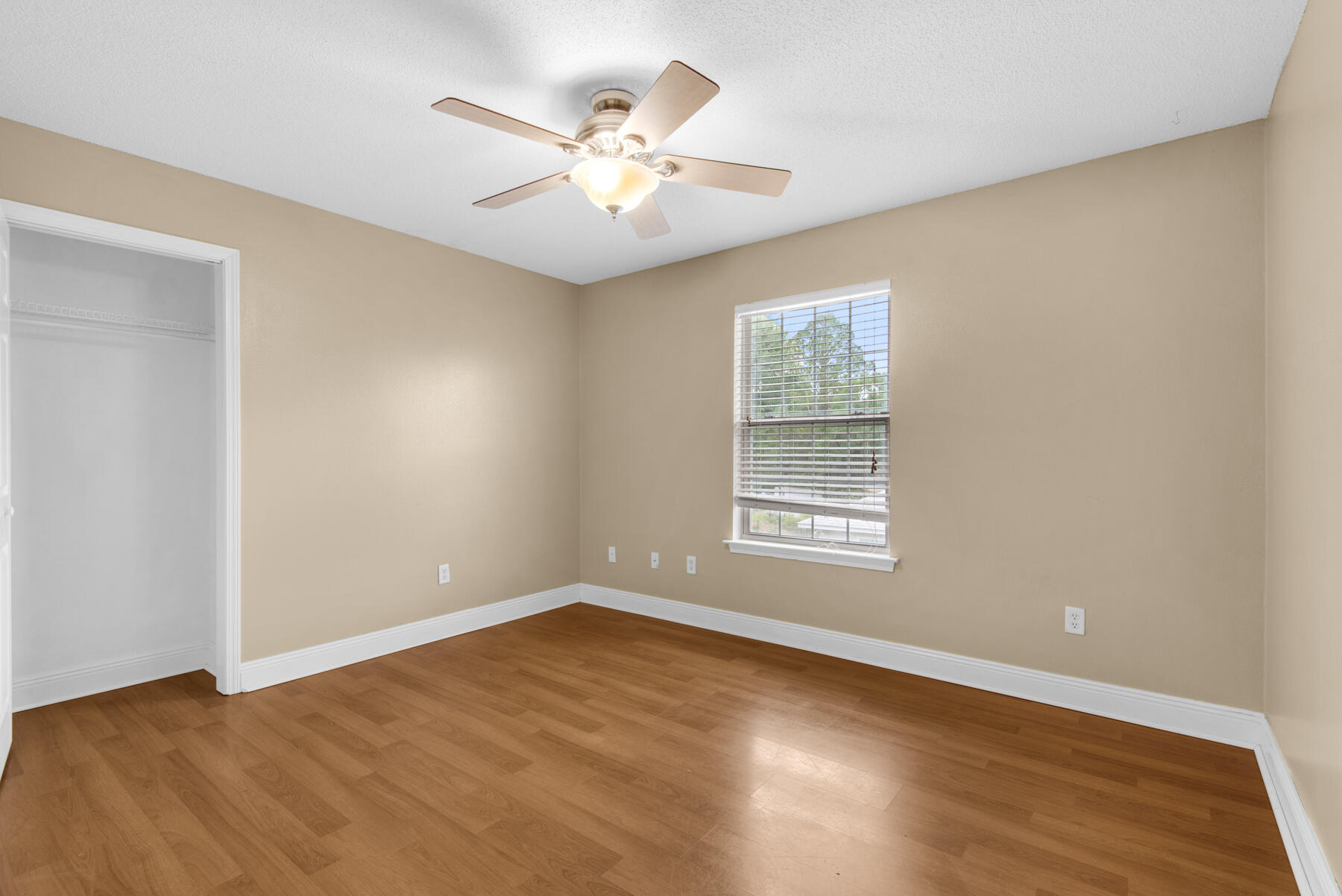 SHALIMAR OAKS - Residential Lease