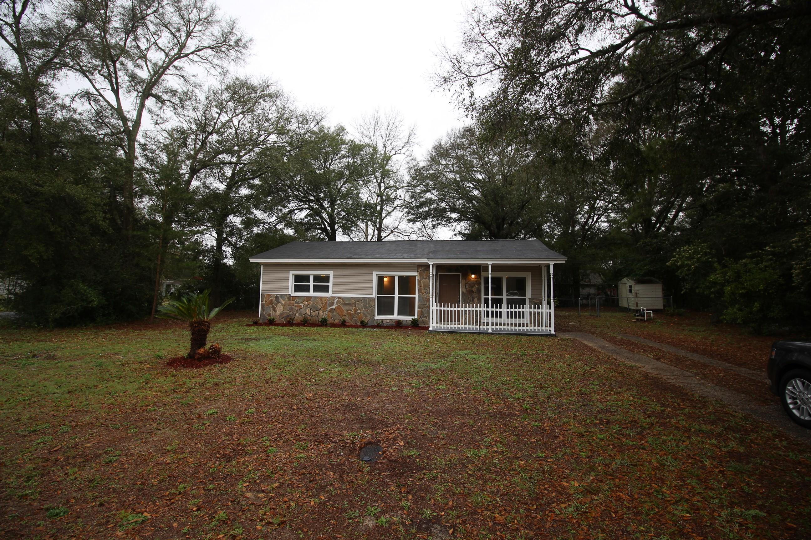 RACETRACK ROAD - Residential