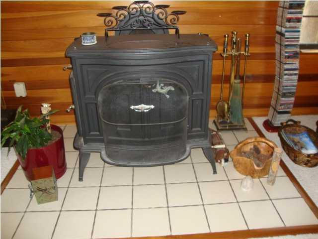 ROCKY BAYOU ESTATES 01 - Residential Lease