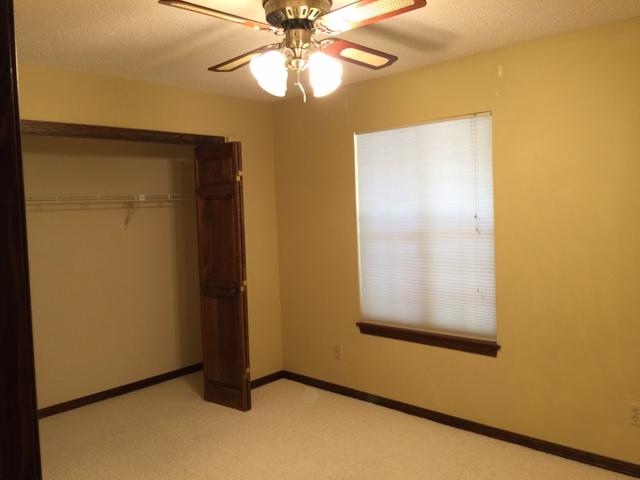 ROCKY BAYOU ESTATES 01 - Residential Lease