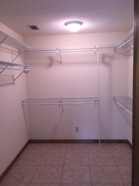 ROCKY BAYOU ESTATES 01 - Residential Lease