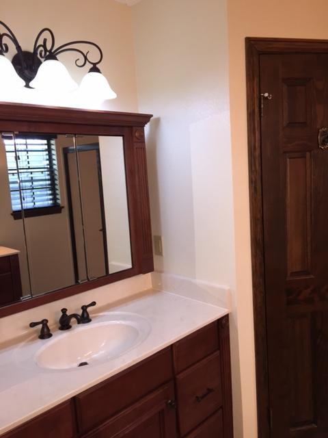 ROCKY BAYOU ESTATES 01 - Residential Lease